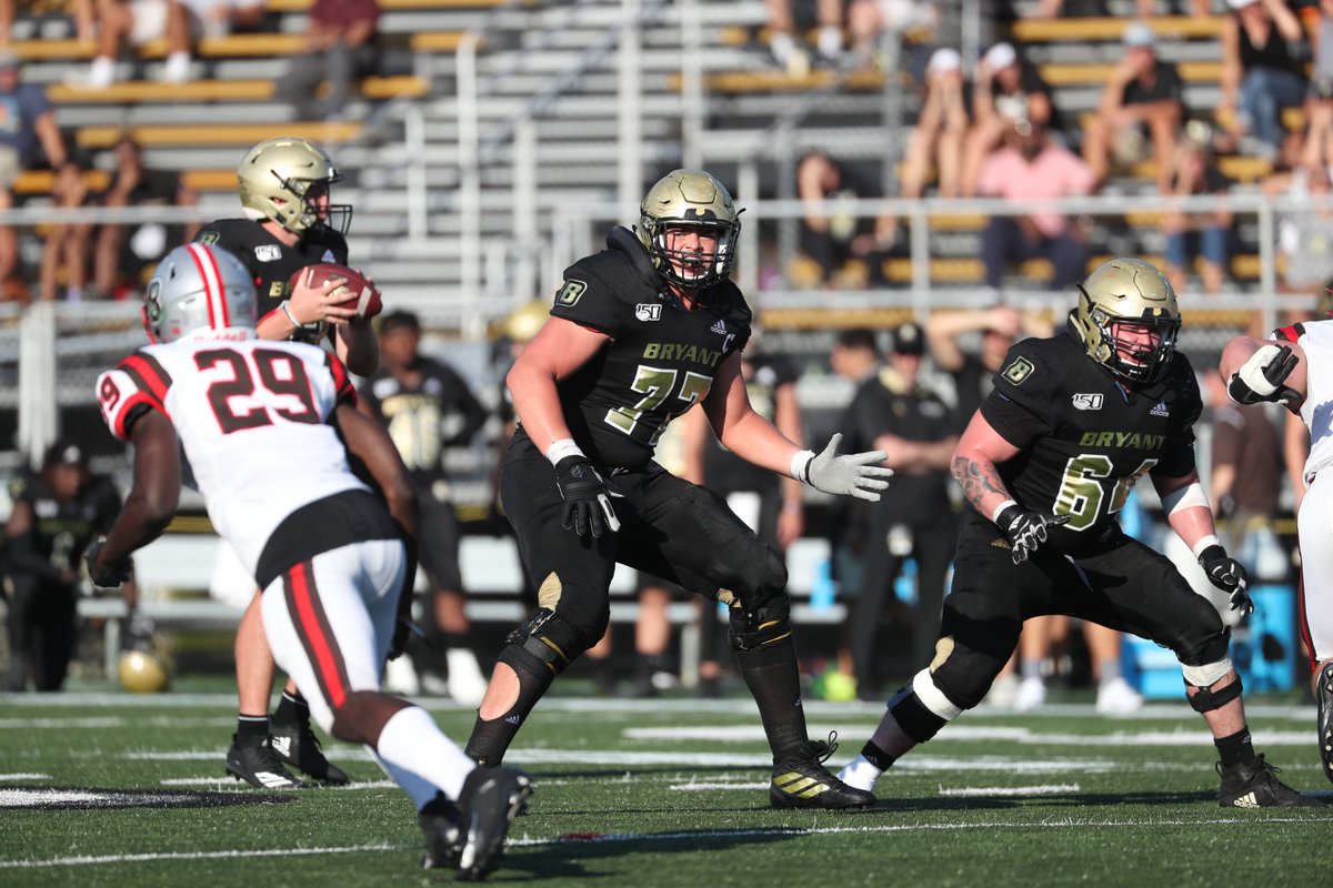 CoachCiocci's tweet image. Future #Bulldogs check out what makes the @BryantUniv Academic Innovation Center a special place where critical thinking and learning goes on for our students. 

youtube.com/watch?v=yHWbnD…

youvisit.com/tour/bryant?pl…

#BeBryant #DAWGVI21ON @BryantUFootball