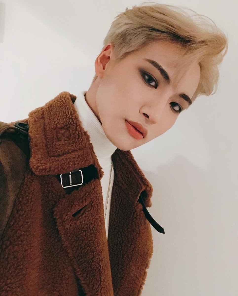 Park Seonghwa blonde hair↳ A necessary thread @ATEEZofficial  #SEONGHWA #봄의_빛나는별_성화야_생일축하해 #Always_Our_Star_Seonghwa #HAPPY_SEONGHWA_DAY