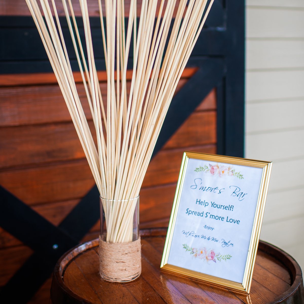 SocialiteEvents's tweet image. One of our favorite wedding-day desserts is s'mores! What are some of your favorite DIY treats to make at home?