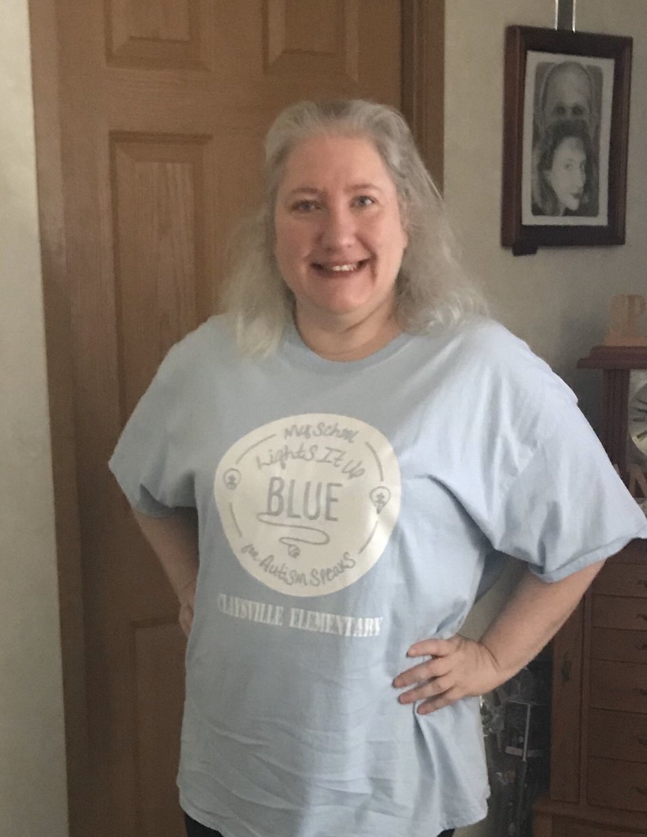 amyosko's tweet photo. #LightItUpBlue #Mc3G https://t.co/2VzmbaKrfH