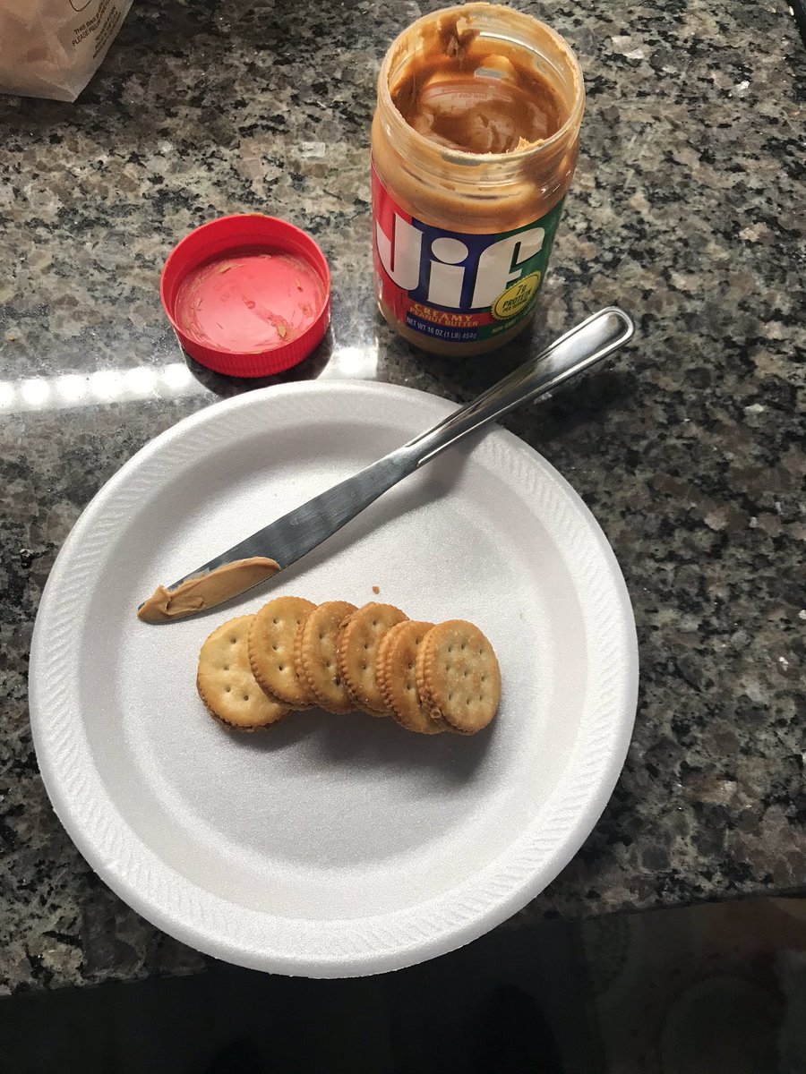 BrianLipe's tweet photo. I like Peanut Butter on my Ritz!! #espiritweek #SalemWildcatPride https://t.co/xTEsmbbiIU