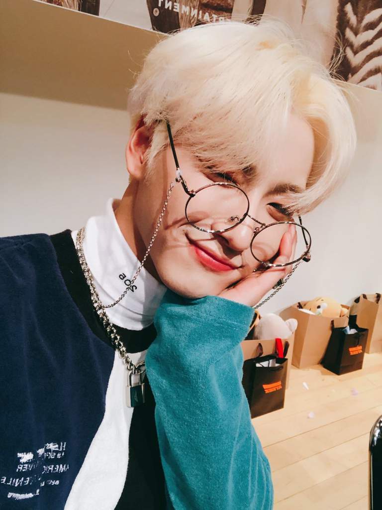 Park Seonghwa blonde hair↳ A necessary thread @ATEEZofficial  #SEONGHWA #봄의_빛나는별_성화야_생일축하해 #Always_Our_Star_Seonghwa #HAPPY_SEONGHWA_DAY