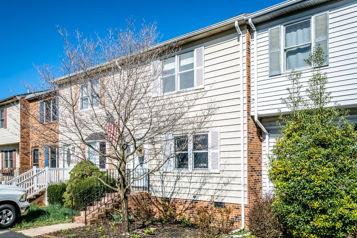 Brand new listing at 861 Vine Street in #Harrisonburg.  This one is beautifully updated and very bright and full of charm with hardwood floors. Learn more at: 861vinestreet.com