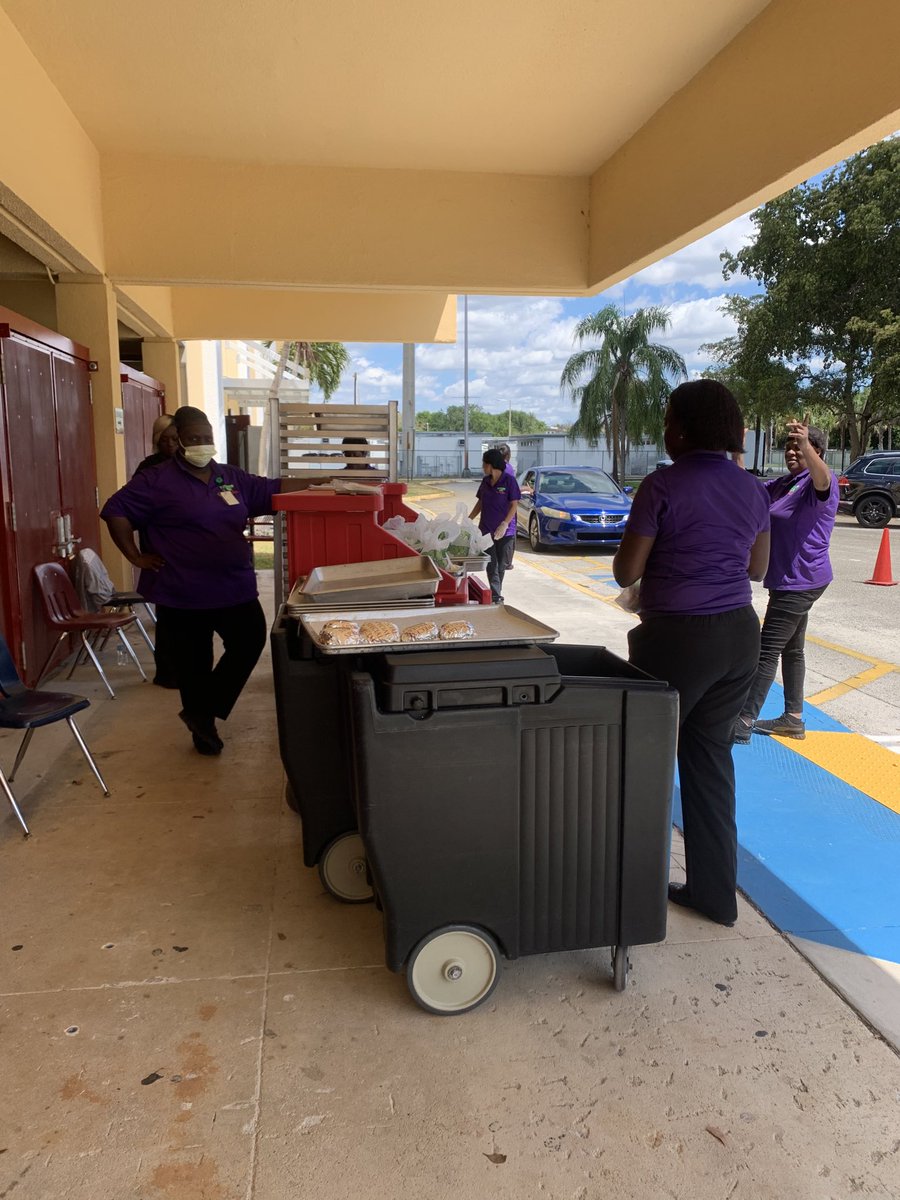 Angels at work! Thank u food service staff! U r amazing! R Coconut Creek family salutes ur team! #cougarpride ⁦<a href="/browardschools/">Broward County Public Schools</a>⁩