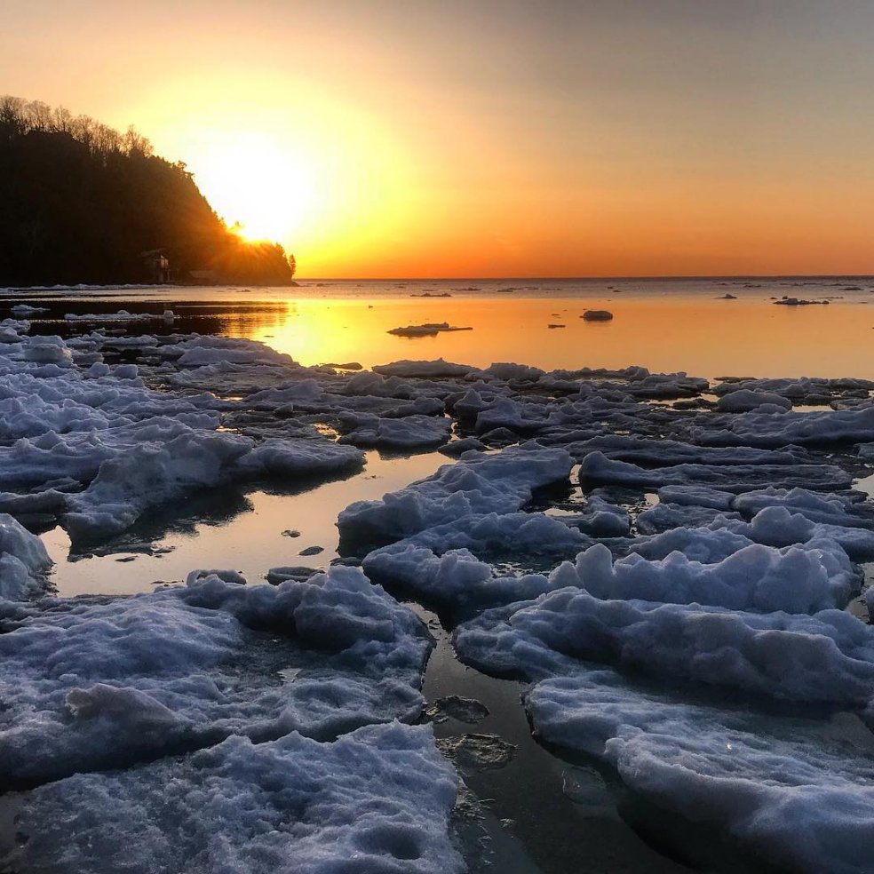 mydoorcounty's tweet photo. Let your worries float away just as the ice in spring sails out into the bay.
#VirtualDoCo https://t.co/kQUb6BNfq1