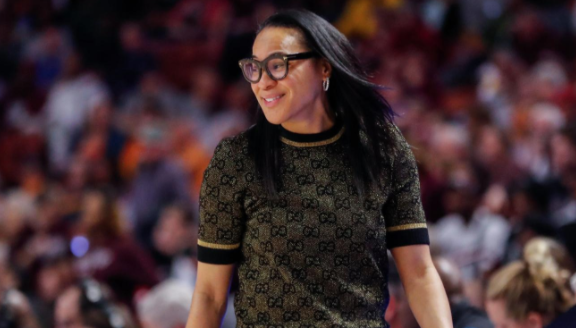 SpursFeathers's tweet photo. JUST IN: @dawnstaley makes history, wins Naismith Coach of the Year: https://t.co/R5SOlTACwh https://t.co/7ppisAVVRq