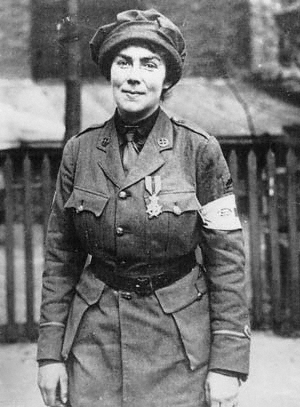 From Aberdeen, Muriel Thomson, ambulance driver, evacuated wounded Belgian soldiers *under fire*. Just. Wow. She received many medals, one for helping the injured during a bombing raid. Our brave NHS workers today come from a long line of Scottish medical foremothers. Legends. /9