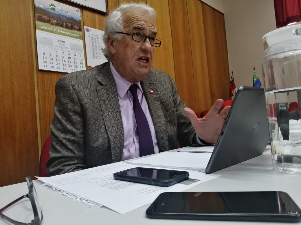 Sostuvimos un encuentro con los medios de comunicación para recalcar que aún en #Osorno se nota a demasiadas personas haciendo vida normal. Estamos viviendo una emergencia, una excepción. Es demasiada la gente que sale y entra del cordón sanitario (sigue)