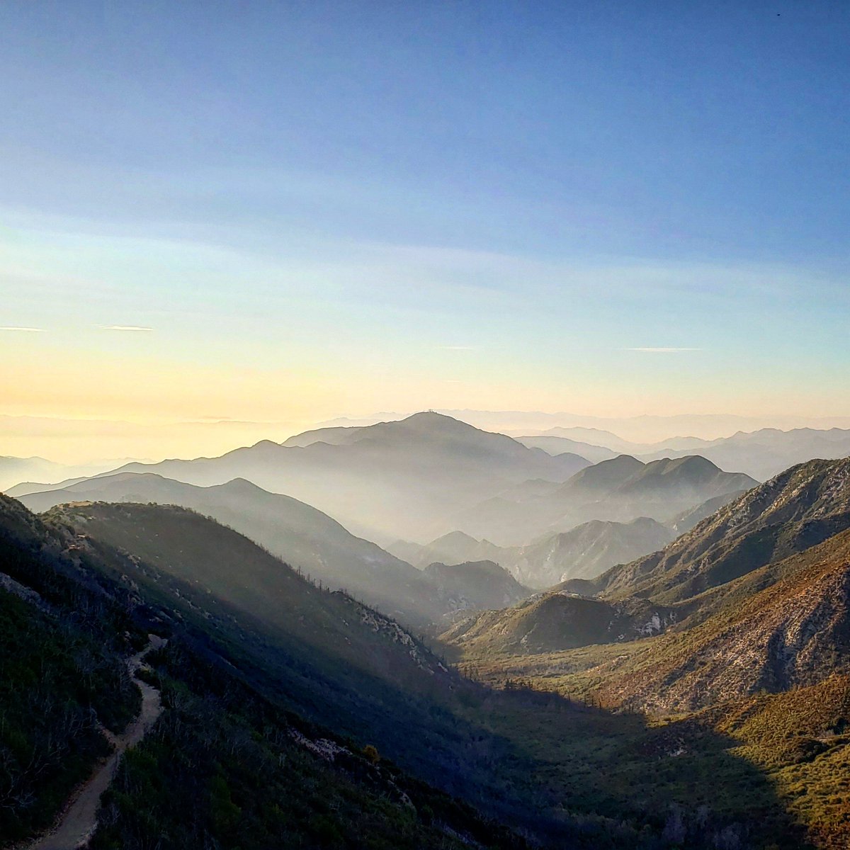 Summitdraw's tweet image. One of my favorite nearby hikes provides a ton of information regarding light, depth &amp;amp; shadow studies.