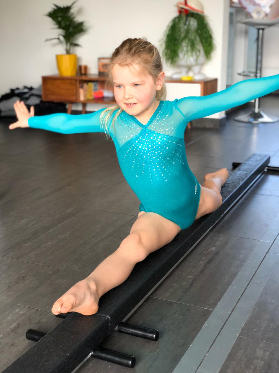 turnbalk's tweet photo. Altijd super leuk om foto's te ontvangen van een tevreden klant! Goed bezig💪
Nu de set 300 in de aanbieding! Meer informatie op https://t.co/NHyt0bBCuI
#turnbalk #gymnastics #turnen #evenwichtsbalk #balk #StayFit #Practice #beam #StayHome #turnster https://t.co/DrVQOHHgUe