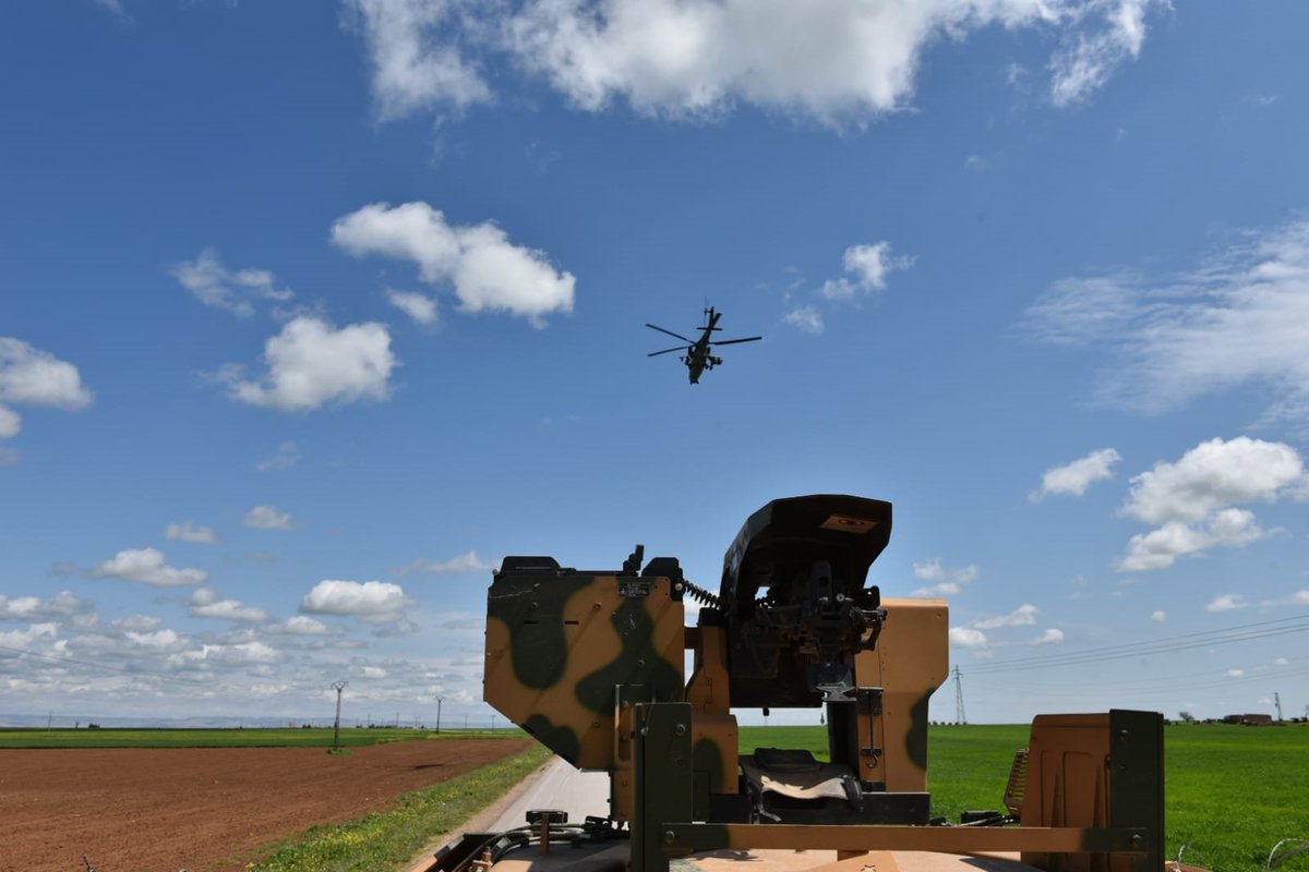 ОХУ- Туркийн хамтарсан эргүүл Идлибт хийгдэж байна. Цэргийн цагдаа нар маск зүүж, зайнаас харилцах алхмыг хэрэгжүүлж байна гэжээ. 
#Russia #Turkey #Syria