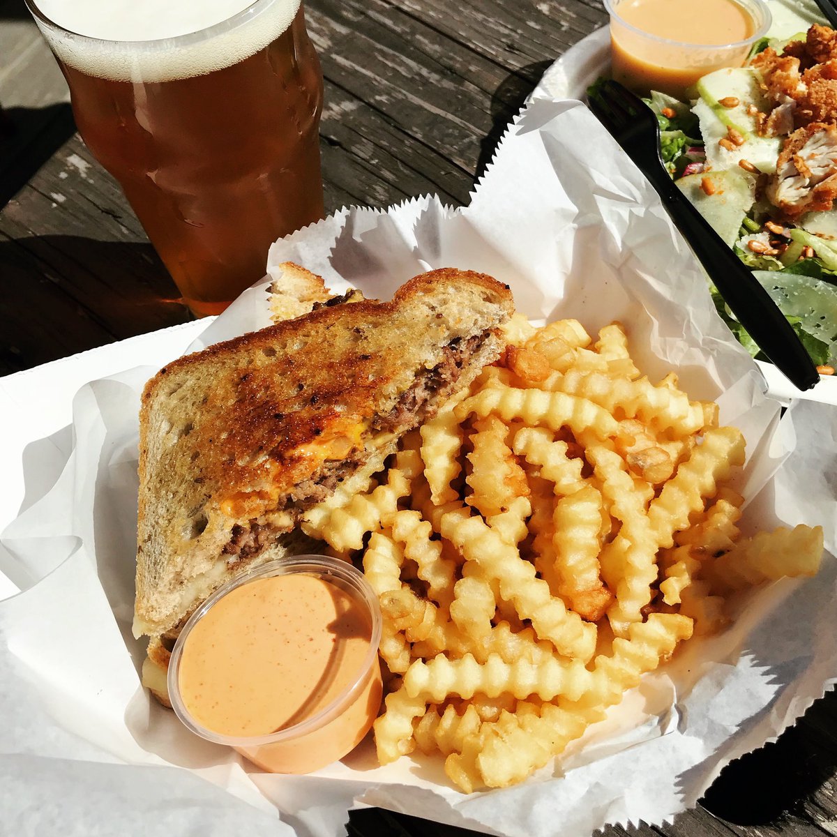 It’s Thursday and we are so stoked to be back! Get your orders in starting at 3, just give us a call or online through UberEats, pickup at the handy rear window #seeyouatthehimark #onlineordering #eastend #cincinnati #himelt #pattymelt