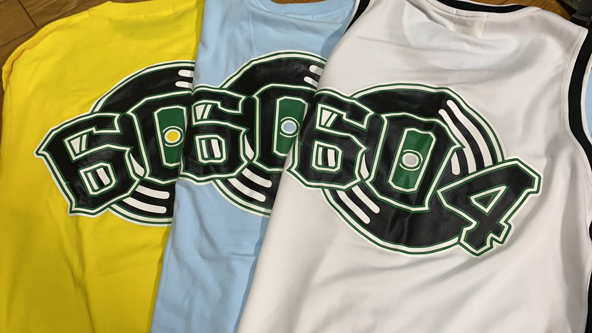 Disry's tweet photo. コロナで滅入っている諸君
604T-Shirt

隠れていた在庫が出てきたのでプレゼントします。＊送料のみ着払い

yellow:M
light blue:XL
バスケシャツ:L

一個に纏めて送ります!
仲間と分け合ってください。
応募は引用RTで熱意を一言コメントしてください📝 https://t.co/eLronmWcGj