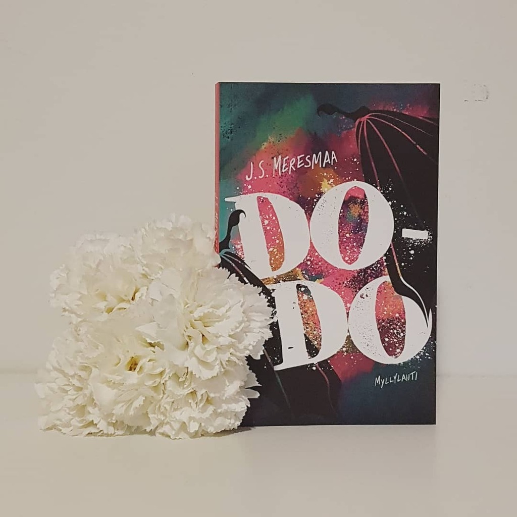 NeriumBlack's tweet photo. Luetteko säeromaaneja? Yksi kevään eniten odottamistani uutuuksista on #jsmeresmaa:n #säeromaani #dodo @myllylahtioy #arvostelukappale #luennyt #luettavana #lukeminen #lukuvinkki #kirjavinkki #kirja #kirjagram #kirjagramsuomi #dodosäeromaani https://t.co/R1SMm96nqi https://t.co/wt36ccIRim