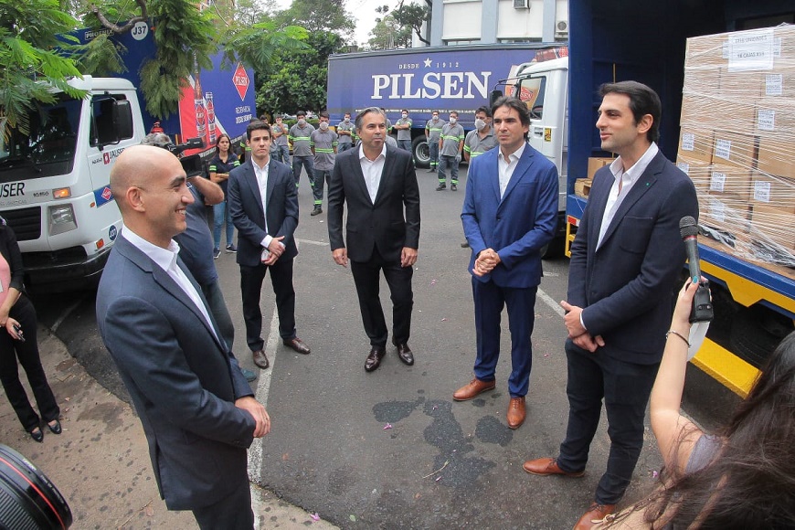 SALUD El Ministerio de Salud recibió una importante donación de la empresa <a href="/cervepar_/">Cervepar</a>: 120 mil unidades de alcohol en gel, Prestación de depósitos, 50 camiones y 200 heladeras para el traslado de insumos y almacenamiento de medicamentos #R800AM