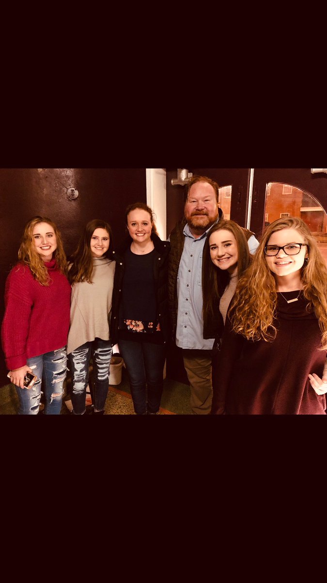 HeatherBoyd93's tweet photo. Praying for you Kerry! We love you! ❤️ https://t.co/ayRZfgqJYa