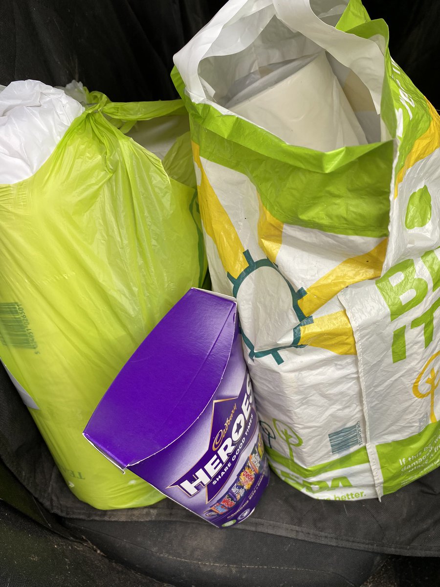 Proud to support my amazing <a href="/mariecurieuk/">Marie Curie</a> nursing colleagues dropping off PPE (and some choccies from me) across the #NorthWest so they can continue being our ‘heroes’ on the front line. 🌼💛 #TeamMarieCurie