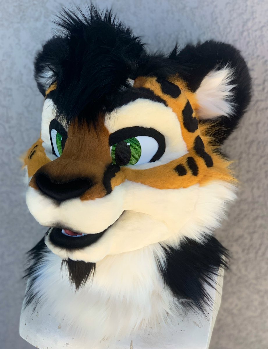 FursuitsByLacy's tweet photo. Delan Jaguar is our latest big cat to be completed! 💛🐆💛 #fursuit https://t.co/xIA5CriFgo