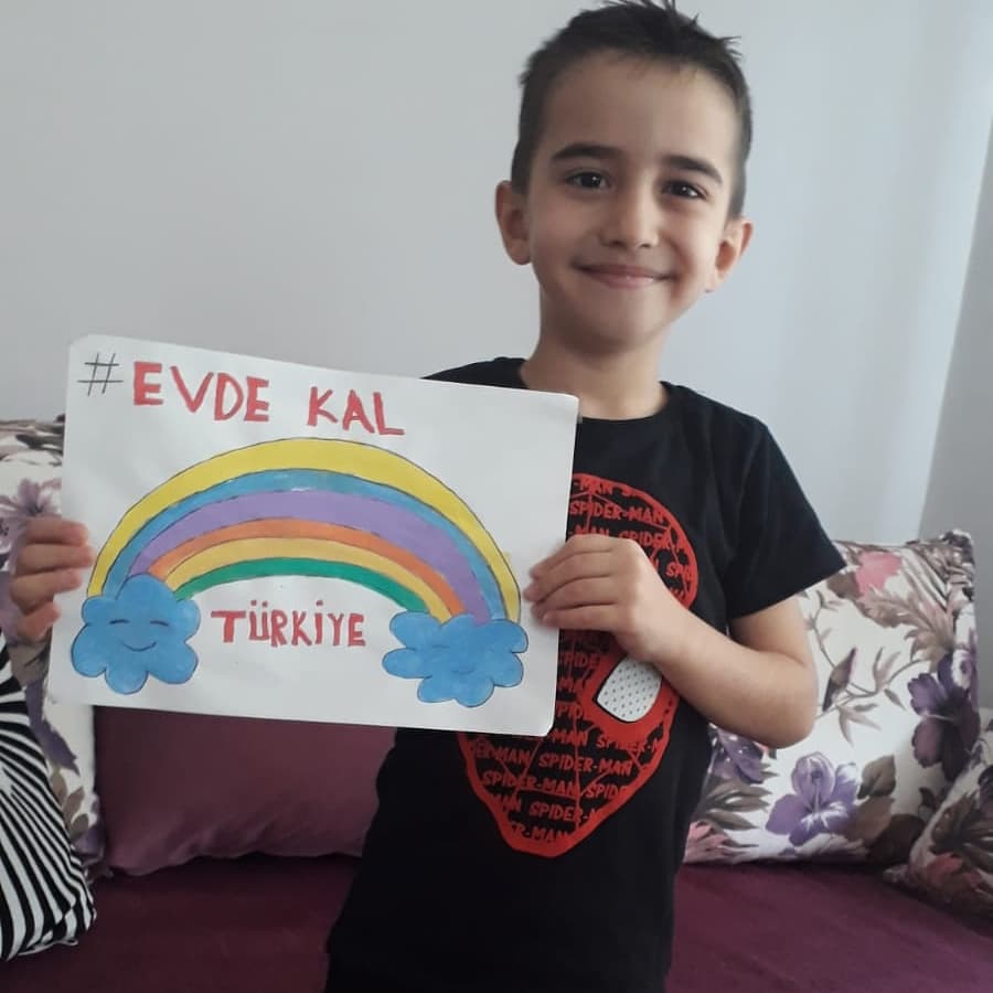 Uğurlu öğrencilerimiz  #EVDEKALmesajını vererek toplumsal görevini yerine getiriyor.Öğrencilerimizi  tebrik ederiz.👍 #ugurluolmak💜 <a href="/nilcicek/">Nil Çiçek</a> <a href="/CengizMAN1/">Cengiz ŞİŞMAN</a> @recepsuekinci <a href="/AhmetDonmez_/">Ahmet Dönmez</a>