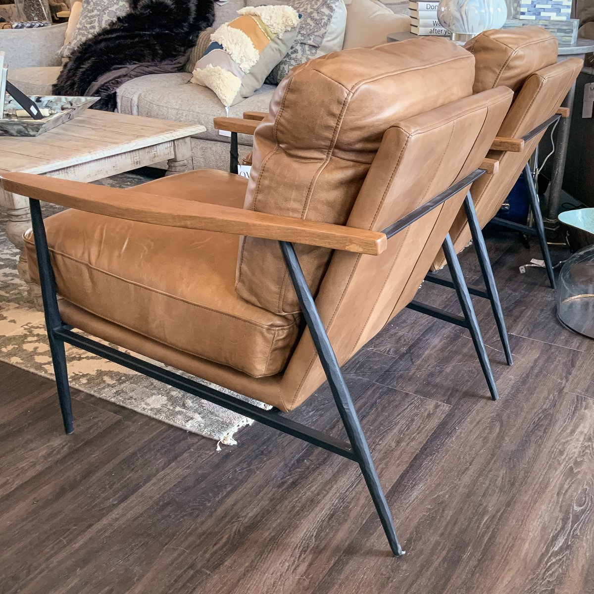 thequietmoose's tweet image. The comforts of #home are now more important than ever. While our #furniturestore is temporarily closed, here's how we're staying connected to help make your space work for you. LEARN MORE ❯❯ ow.ly/Cbj450z0c9b #remotedesign #homedecor #furniture #interiordesign