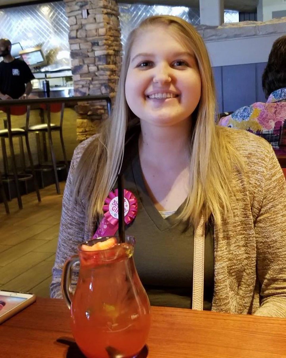 Baylee_O's tweet photo. 21- liver tried to kill me🤕
22- new liver, no hair👩🏻‍🦲
23- Snatched💋 https://t.co/ZxiblfAaa0