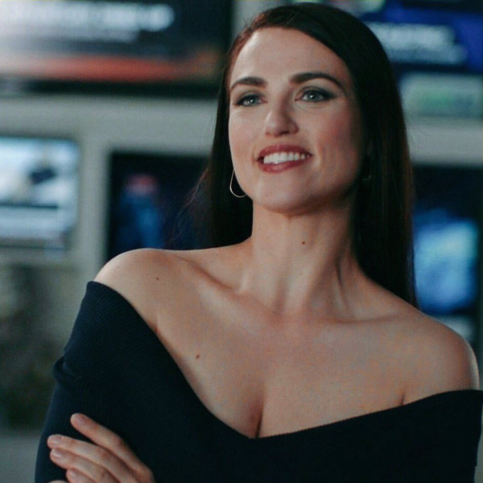 anyway supergirl as a show is dead to me. let’s talk about how these are lenas best looks instead
