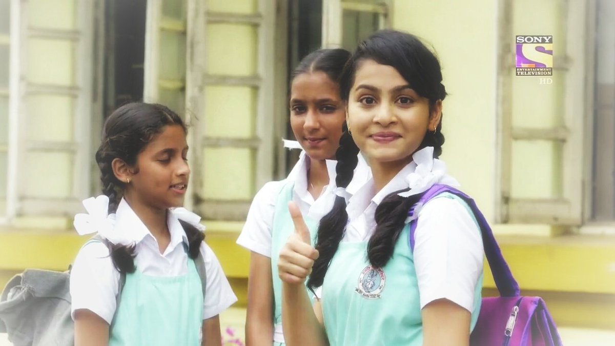 lowkeyylost's tweet photo. Mein khwabon ki shehzaadi, mein hoon har dil pe chaayi😍
#YehUnDinonKiBaatHai #WelcomeBackYUDKBH #AshiSingh https://t.co/HLDA4INY4S