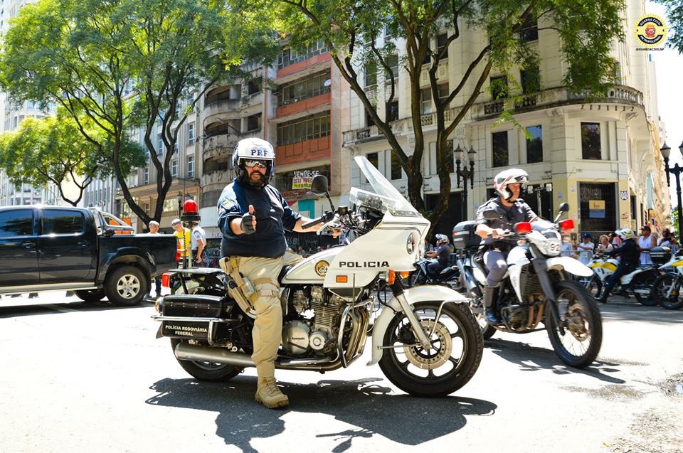 Polícia Rodoviária Federal Federal Highway Patrol Team participando do 
Sampa Police Motorcycle 
26/1/2020 - São Paulo Brasil

#policemotorcyclerodeo
#motorcyclerodeo
#brasilriders
#policemotorcycle
#roadkingpolice
@georgalexandre #prf #policiarodoviariafederal #políciarodoviária