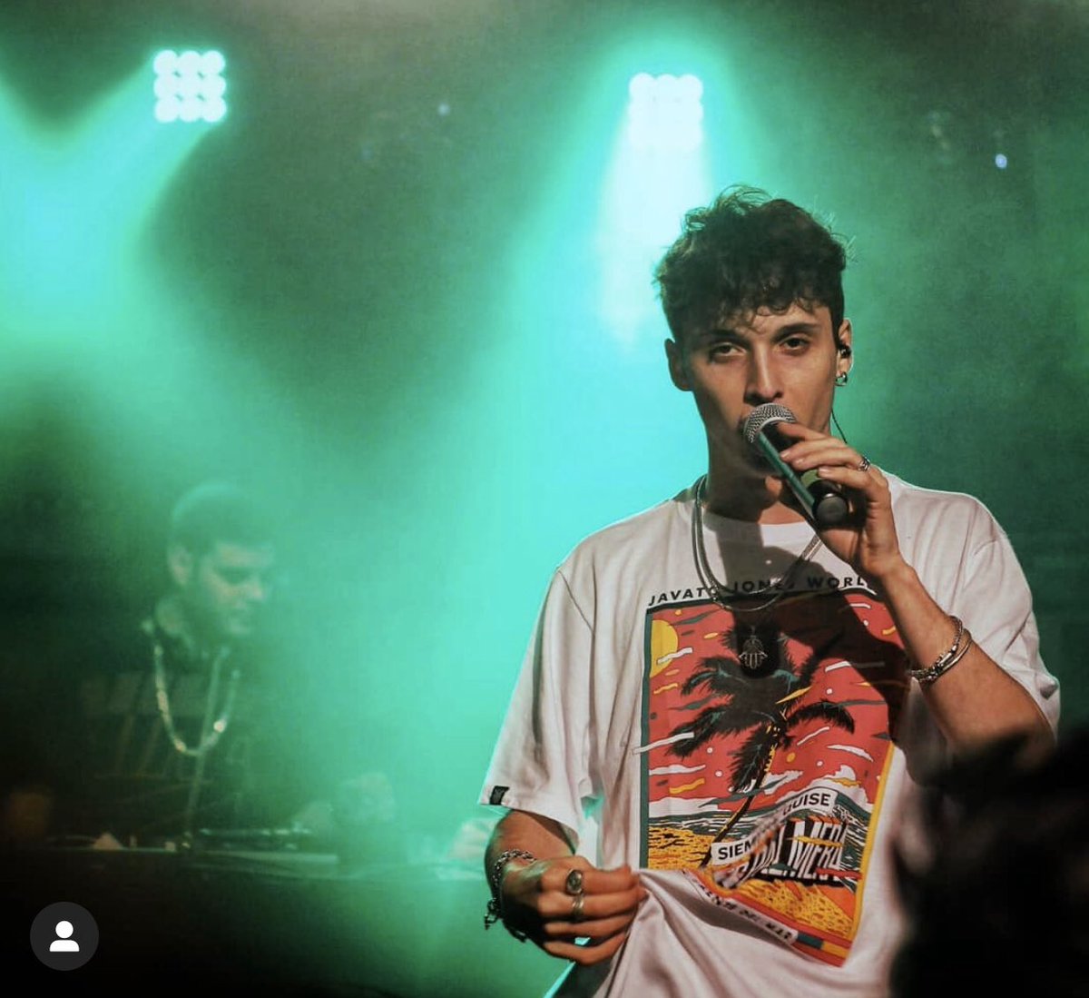 “Con un lanzallamas a buscar a los del Ku Klux, van a arder sus sábanas, van a acabar negros. La vida tiene esa magia, qué ironía” AYAX ✊🏽

Foto (IG @photoinspiraciones_vanesat)