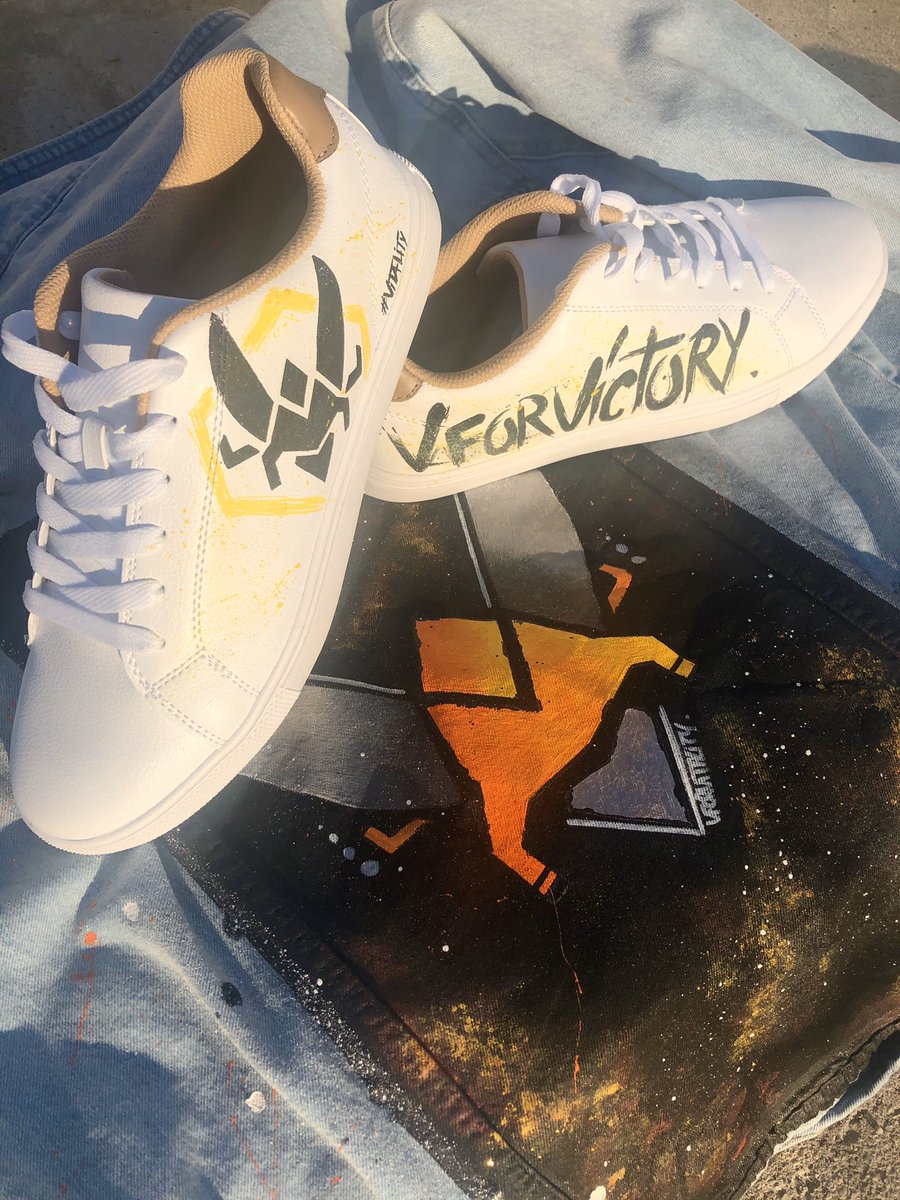 Glamksy's tweet photo. 🔸Première paire de chaussures custom que je réalise , soyez indulgents 🙏

🔸Logo @TeamVitality @VitalityHive @VitalityFTN @Vitality_Neo @adzTV_ 

🔸 Effet déstructuré 

🔸 Rt + Likes apprécies ☺️ https://t.co/7gNcr2FcHX