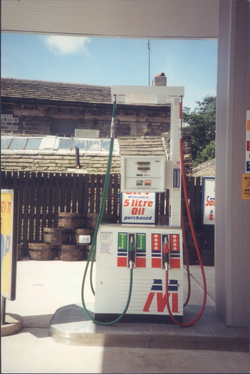 Day 102 of  #petrolstationsMargramHonley Filling Station, Honley, W Yorks 1993  https://www.flickr.com/photos/danlockton/16264141605/  https://www.flickr.com/photos/danlockton/16076611778/  https://www.flickr.com/photos/danlockton/49727985336/Very 80s 'speed lines' logo from Margram—a developer of service stations & motorway services; here using their own brand