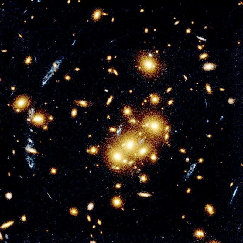 G0SSIPSEMIDEl's tweet photo. The cluster's gravity acts as a lens, bending and amplifying light from the background galaxy. https://t.co/uEmKXz83Nw