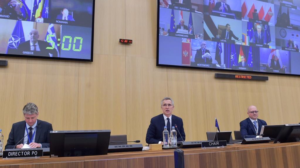 BelgiumNATO's tweet photo. ▶️ Today #ForMin decided to task SACEUR to coordinate efforts from allies in combatting #COVID19

▶️ NATO is doing the absolute maximum to contain and overcome this challenge, while remaining active, focused and ready to perform core tasks

ℹ️ https://t.co/nB8L9ovAbM 

#WeAreNATO https://t.co/07O0g932zq