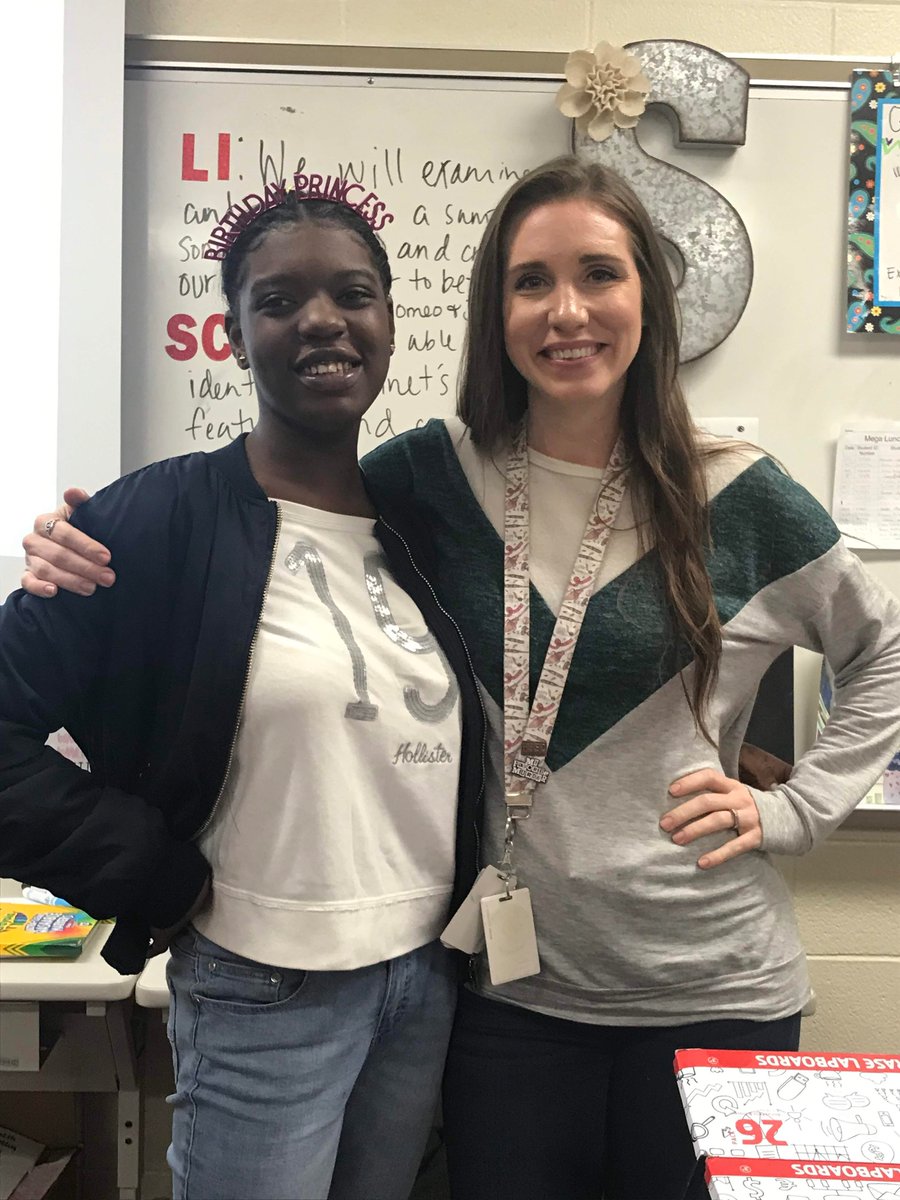 _eebun__oa's tweet photo. #khsvirtualspiritweek #tagafriendthursday @AssocPrinWalker @mrsSTAHMER @OkerePraise1 @KHS_Cougars @kempnerybook1 I miss y'all so much. Stay safe, See you May 4th ๐ ๐ ๐ ๐ https://t.co/ztRZvu8xa0