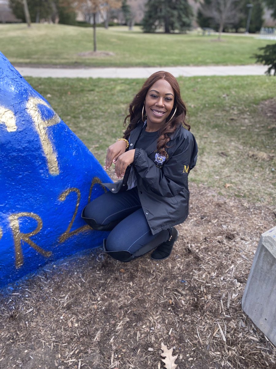 __stephK's tweet image. Sorry I went MIA, but I’ve been striving to get to Σigmaland...

Y’all may know me as Stephanie or StephK but in Σigmaland, they call me RHOyal Radiance because I’m the LIGHT🌟 of this line 💛💙 

#TAILclu6 #6Club #SPR20 #prettypoodle 
#1922 #SGRHO #ΜuTheta EEE-YIPPP