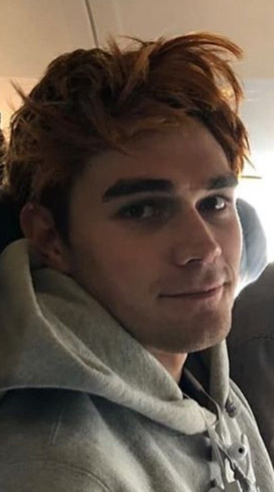 your camera roll if kj apa was your boyfriend: a thread