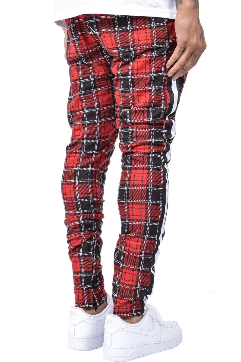 . @HarryTheHawk  @ATLHawks