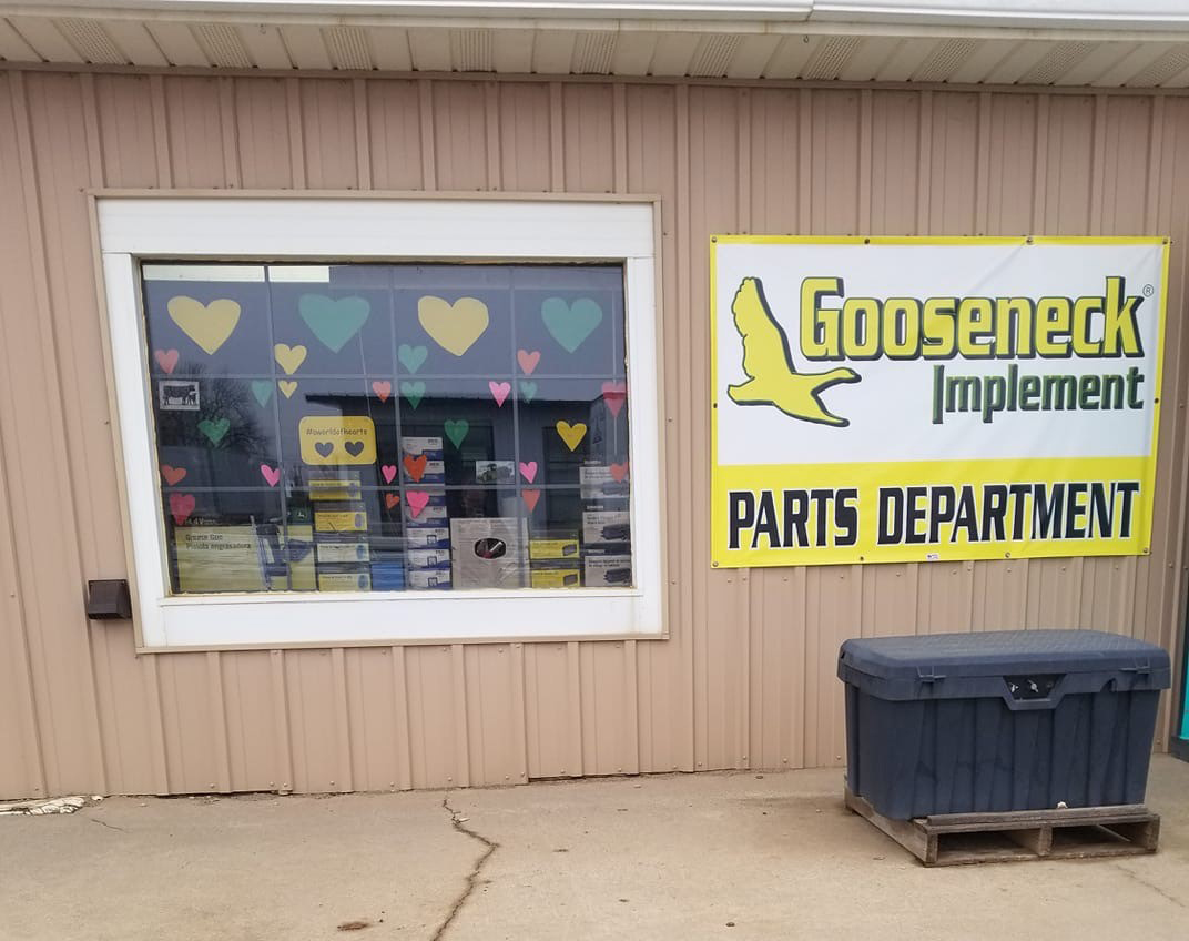 gooseneckimp's tweet photo. Check out Minot, Dickinson and Elgin's #AWorldOfHearts displays featuring tractors and of course, green &amp; yellow hearts!#gooseneckimplement #gooseneckexperience https://t.co/vr8zuJmpTY