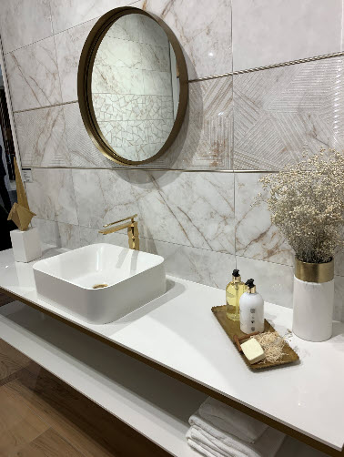TOATiles's tweet photo. Be #tile inspired with these gorgeous gold tones and textures from @Cevisama! Details in our latest blogpost: https://t.co/EC7W3xX4Sy https://t.co/7lljPw1iGO