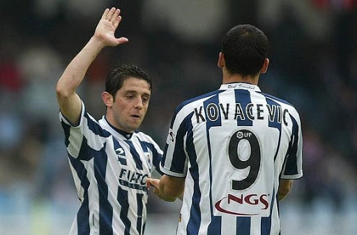 RajadoresFutbol's tweet photo. Las dos Españas vol.IX

Los asesinos siempre suelen tener cómplices. ¿Con qué pareja de matadores del área te quedas? 

RT Tristán - Makaay
ME GUSTA Nihat - Kovacevic 

Round 9. Fight! https://t.co/vCGSK7kvRv