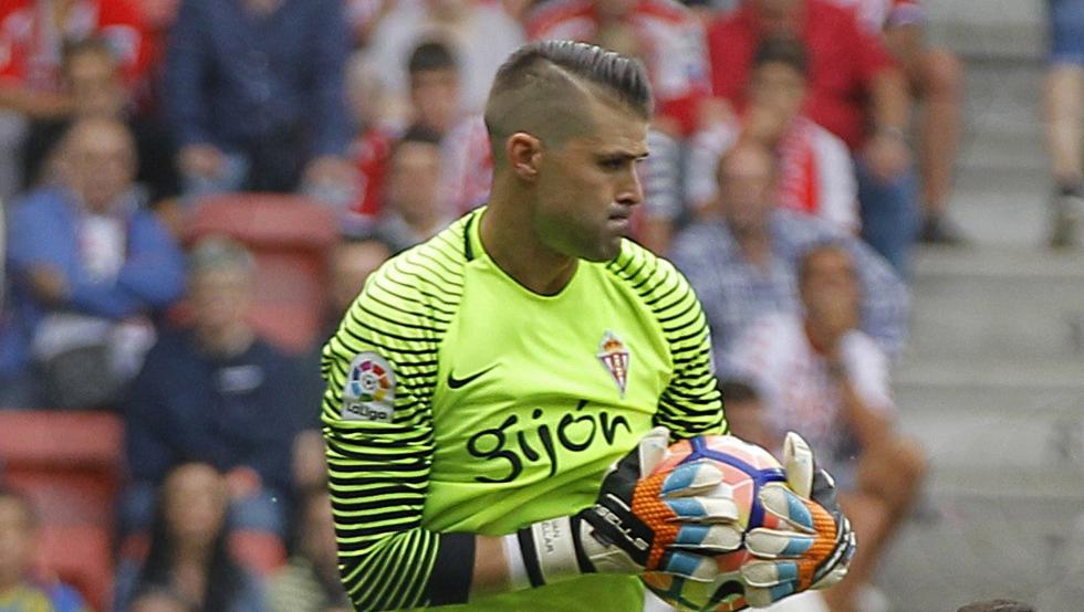 ⚽ [DUELO] Difícil elección ... Con quién os quedaríais? 

🔄 Diego Mariño 
♥️ Iván Cuéllar

#Sporting #Gijon #Duelo