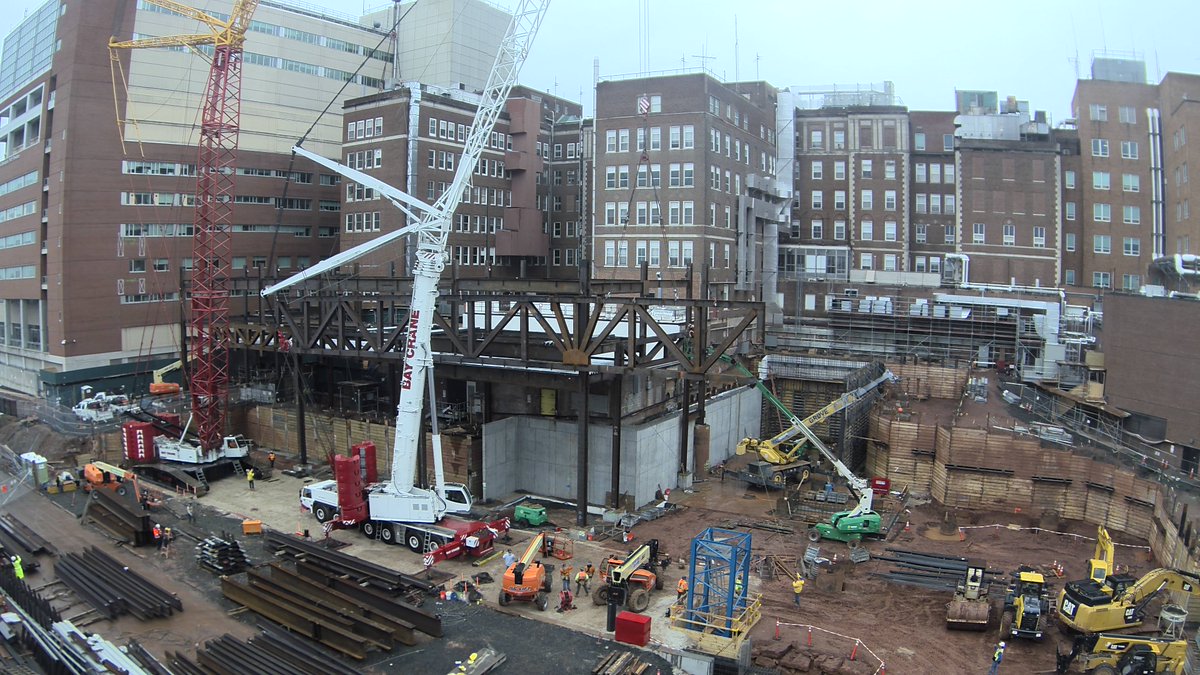 steelfabinc's tweet photo. Hackensack University Medical Center Pharmacy Truss Erection
Total Weight: 140,000; 140' Long
Special thanks to our partners Shamrock Construction Group and Blanchard-Turner, JV for making this successful.  #steelconstruction #steelfabrication https://t.co/zQfrSjri2r