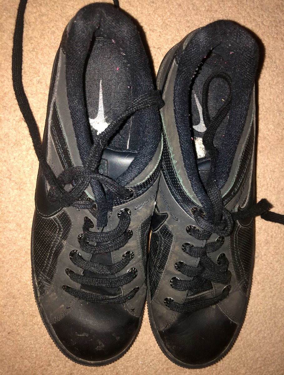 dommeofdreams's tweet photo. As you can see these are too dirty and I donβt want them any more.
But, Iβm still gonna make you beg to buy them.πΈπ»
#trainerslave #trainerbitch #shoelicker #shoeslave #trainersfetish https://t.co/UvApJtHBu9