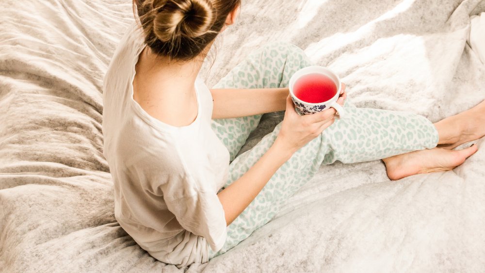 StrongTherapy's tweet photo. Feeling isolated during this time? Struggling with missing your old normal? Here are some ideas and tips on how to help yourself get through the isolation you’re feeling during the COVID-19 pandemic. https://t.co/TXWo6gVBiZ https://t.co/I4RW1JTbZ1