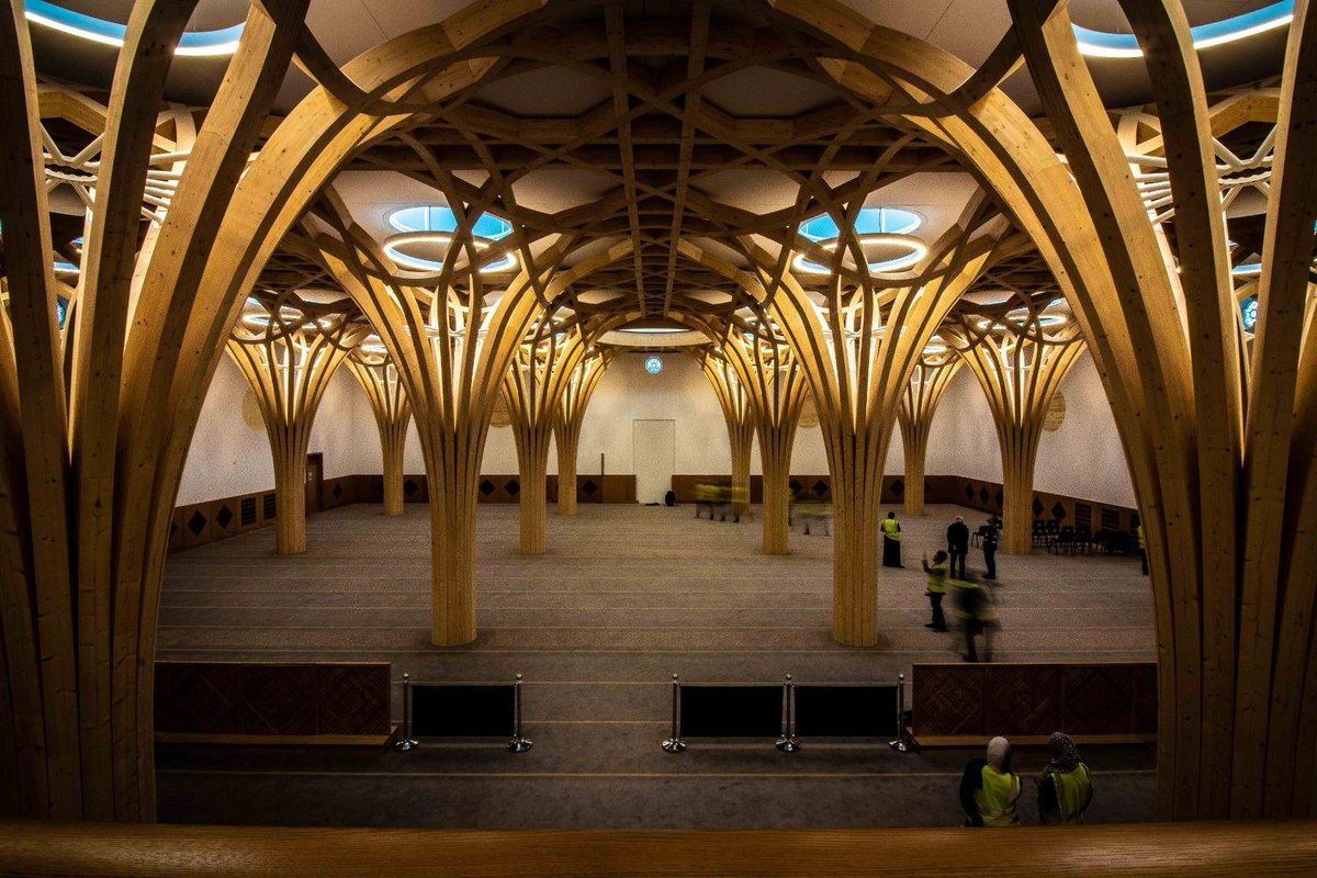muswibhere's tweet photo. Cambridge Central Mosque, UK. Europe's first Eco-Mosque built over ten years. Inspired by English and Islamic architecture, the mosque is heated by locally generated energy. The rain water is harvested to flush WCs and irrigate the grounds. @CamCtrlMosque @mosquesty
#muswib https://t.co/FFg3N0HJq7