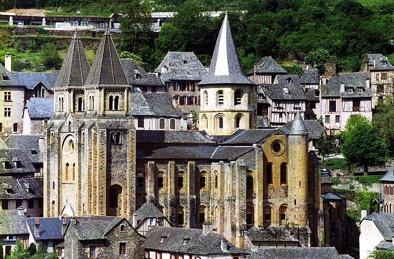 Sainte Foy is almost assuredly not real in any meaningful sense--a later medieval fabrication, "taken" by monks from Agen to Conques as part of a series of conflicts between that monastery and Figeac in the high Middle Ages. "Real" or not, she is AMAZING. 2/