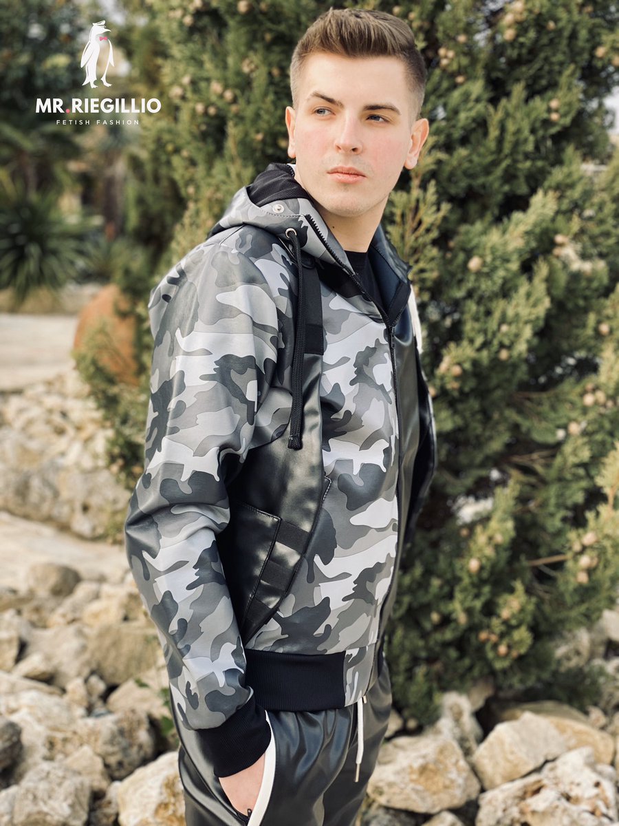 kinkitupbitch's tweet photo. Buy your❗️MR.TRACSUIT❗️(excl. Green and Neon Green) and get a ❗️FREE❗️MINI SHORT(€59,95)❗️at https://t.co/4UOwNLivWO 

get it HERE -> https://t.co/cXO8x3BY1a

@MrRiegillio #mrriegillio #riegillio #tracksuit #gay #fetish #gear #gear365 #leather #camo https://t.co/9mwtLCTGve