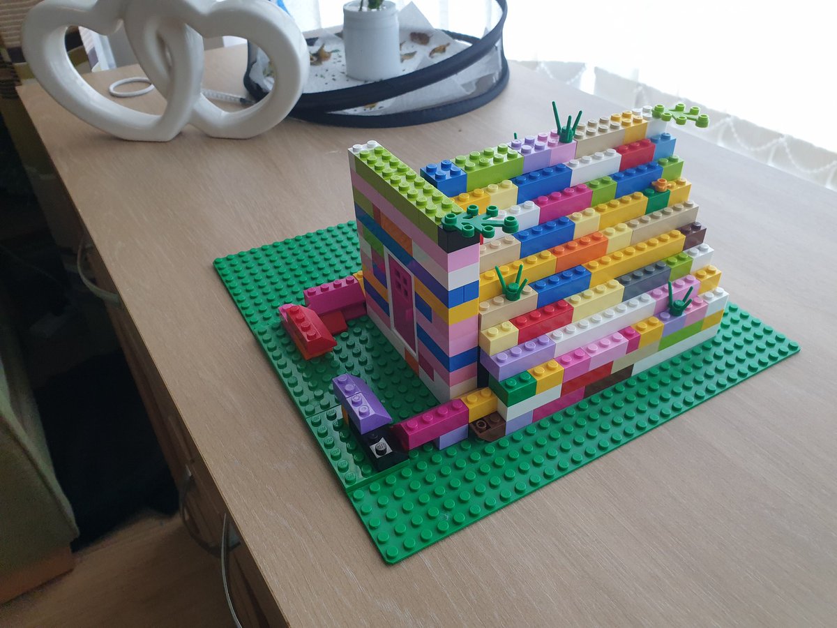 @RogPrmSch Lucy's Lego Anderson shelter <a href="/MrsBeckett6/">Mrs Beckett</a> <a href="/MrlewisStephen/">Stephen Lewis</a> @RayerHead
