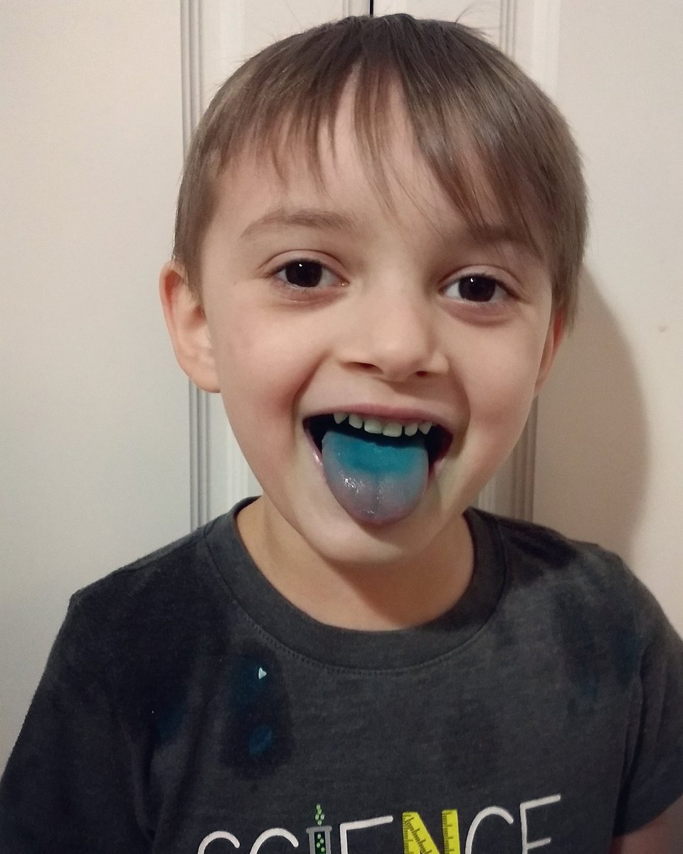 JeremiahVik's tweet photo. He likes the blue M&M's.
#dadlife
#5yrold
#MandMs
#mms
#stayhome
#stayathome
#quarantinedays
#quarantinefordays
#quarantineantics
#quarantine https://t.co/AirzIm1s2a