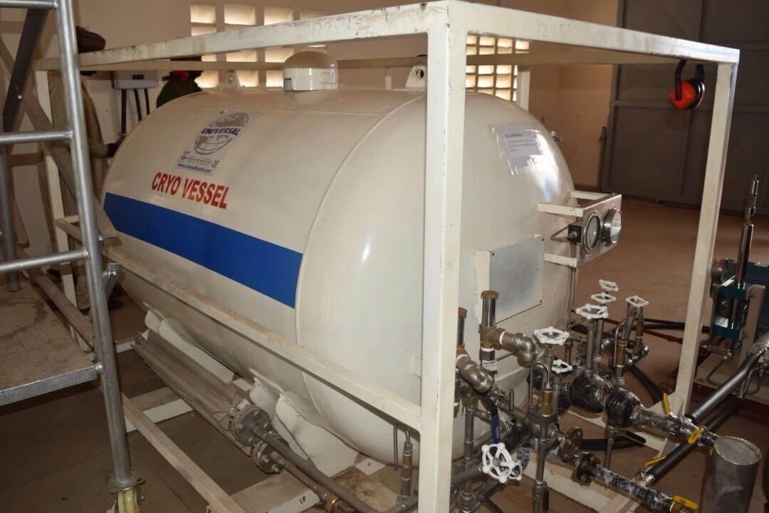 In 2017 under BUHARI,  @NigAirForce built this factory to produce 3,000 litres of oxygen every 24 hours. This plant in Yola has been put on 24-hour service to supply oxygen to all the ICUs and isolation centers in need as at now.Buhari will be REMEMBERED for that in HISTORY!